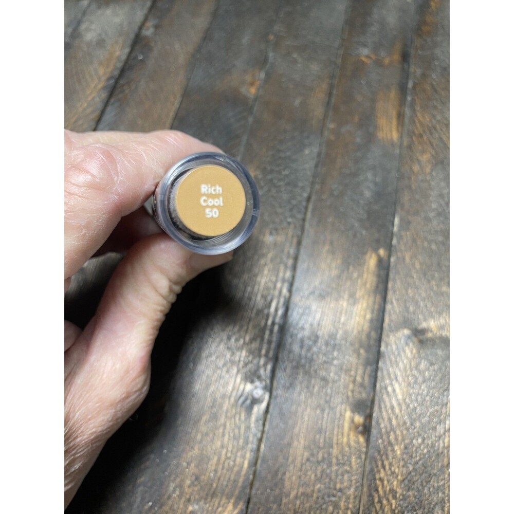 IT Cosmetics Bye Bye Dark Spots Concealer Serum Rich Cool 50 - Buildable Medium - Picture 2 of 3